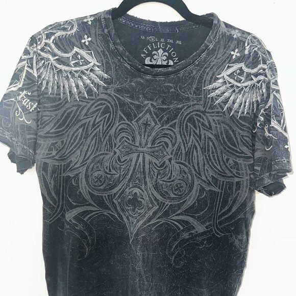 Affliction Graphic T-Shirt – Vintage Black Gothic Cross & Wing Design Size M - Picture 1 of 4